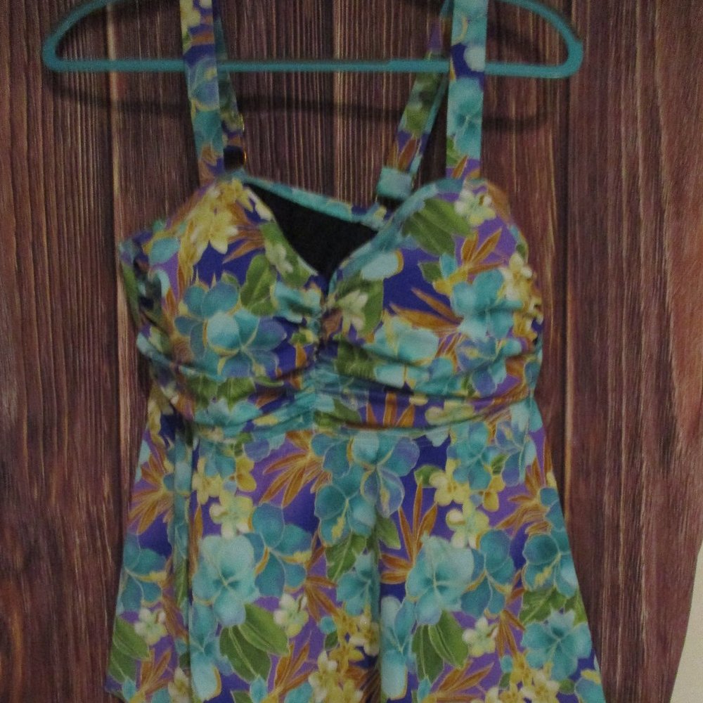 A Shore Plus 20 W Tankini top EUC worn once teal green purple floral